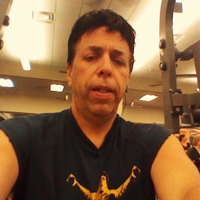 Dummylama6972's tweet photo. This is looneysee going on I feel like a trap rat it took me nearly 10 mins to find my acct. I feel like a hard place stuck in a rock #bobo https://t.co/8CA6eHKCUP