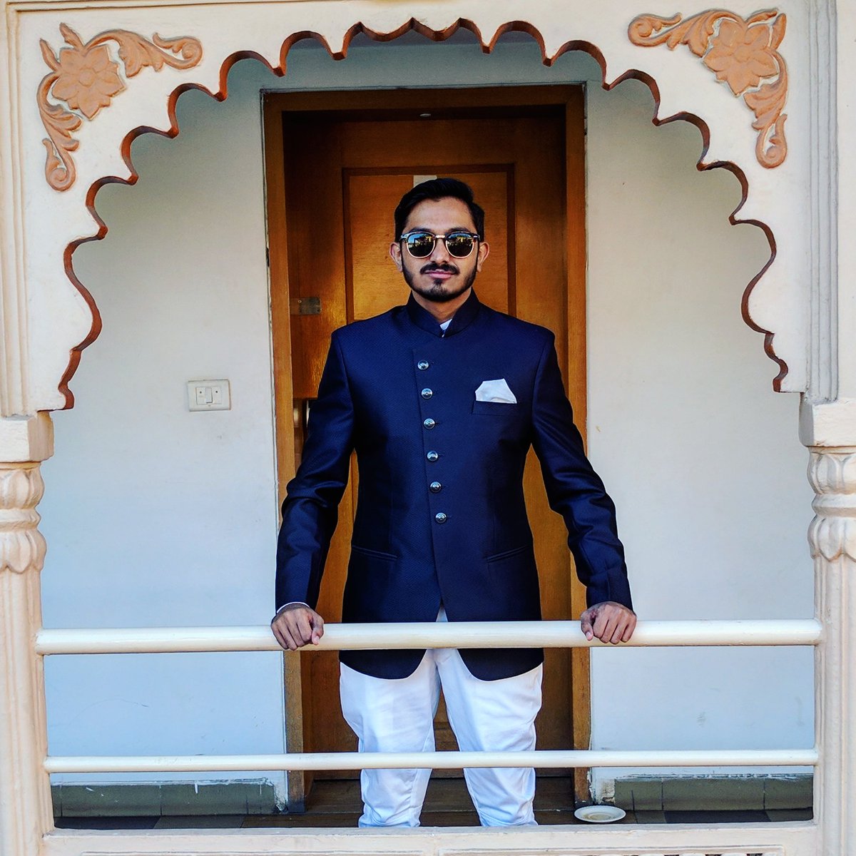 tejas2991's tweet photo. There's nothing more royal than indian attire. #wedding #weddings2017 #indianwedding #gujarat #February #OOTD #prankit https://t.co/sUIiAiZiJ5