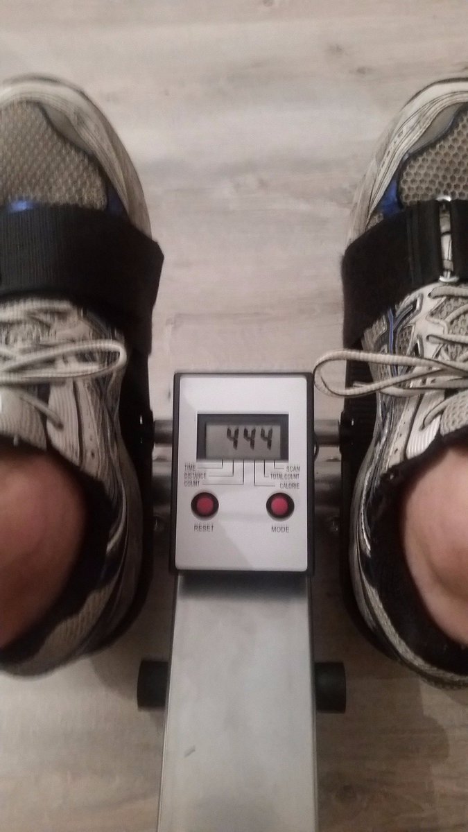 gmichalak0445's tweet photo. How You gonna start next exciting day? Go!
#pumpankles #rowing #crunches #biceps #earlyworking for #northpl1 #jockowillink #0445Club https://t.co/uWUbSTiQbJ