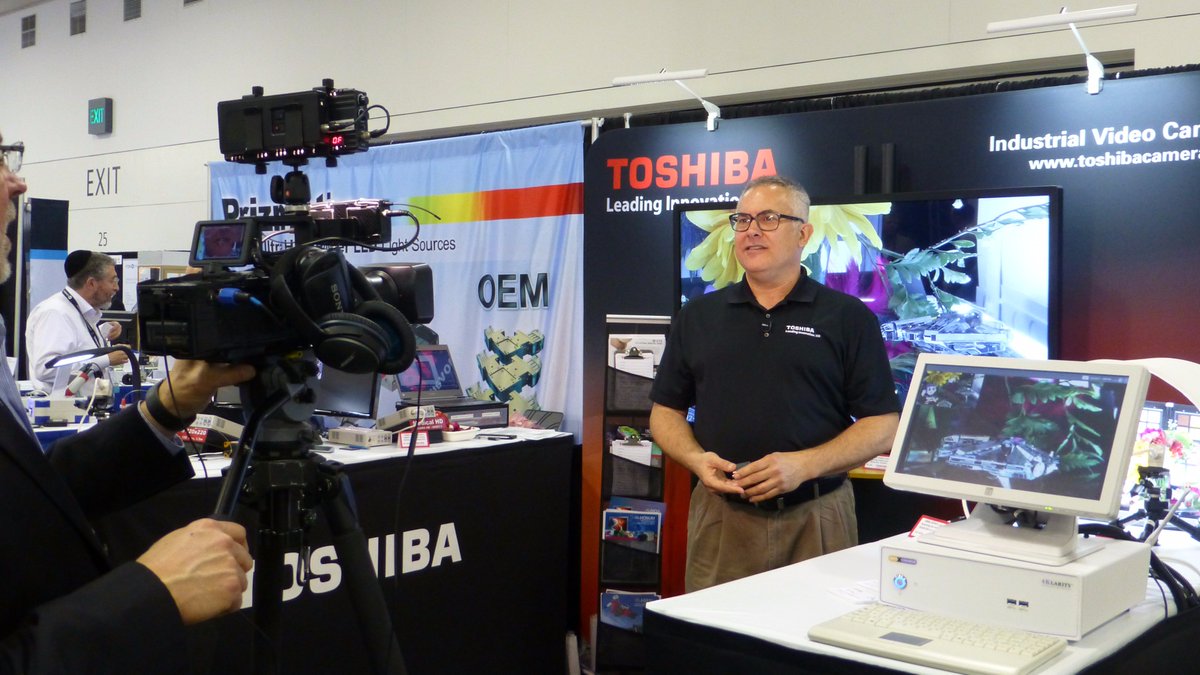 smmadvertising's tweet photo. Paul Dempster of Toshiba Imaging shows incredible detail from 3-chip 0.7 mm back-side illuminated IK-CT2 chip-on-tip camera @PhotonicsWest. https://t.co/uQEKlZSZaS