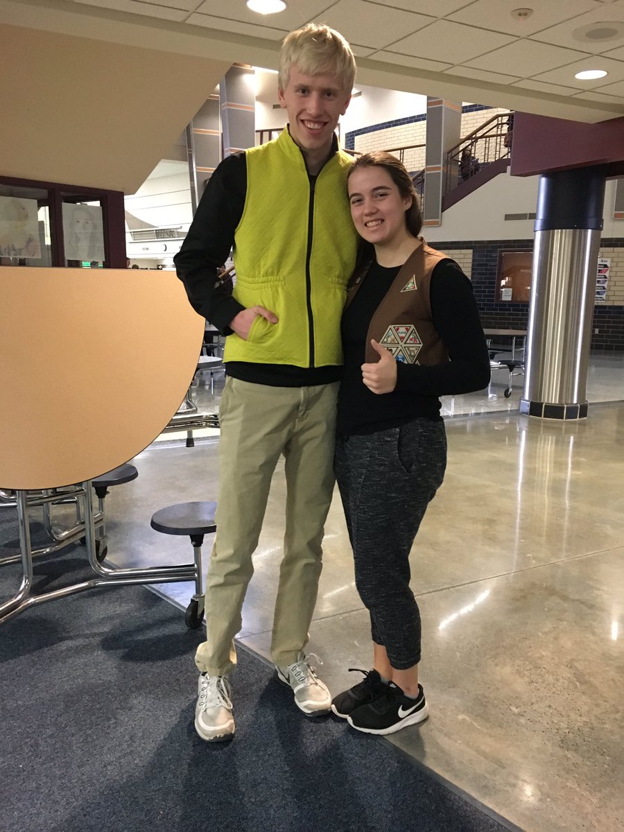 kstewart41's tweet photo. We dressed our vest!!! @lakerspirit2017 @zachkulstad https://t.co/bMbP6gfkTm