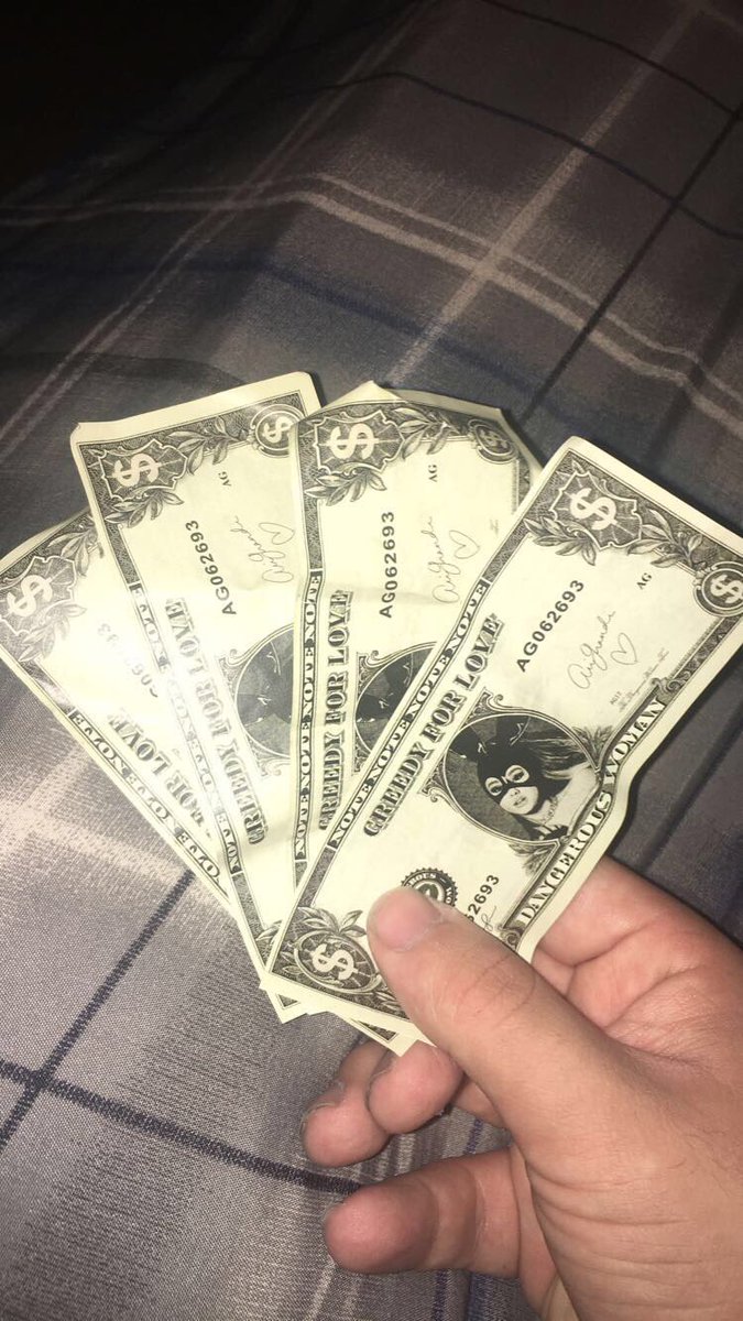Jbrownn13's tweet photo. I'm rich✌🏻✌🏻 @ArianaGrande @FrankieJGrande @LittleMix #LittleMixOmaha #LittleMixPhoenix #DangerousWomanTour https://t.co/ojB1OCDfI9