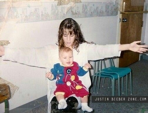 This is so cute!!!

#Beliebers #iHeartAwards     
#BestFanArmy