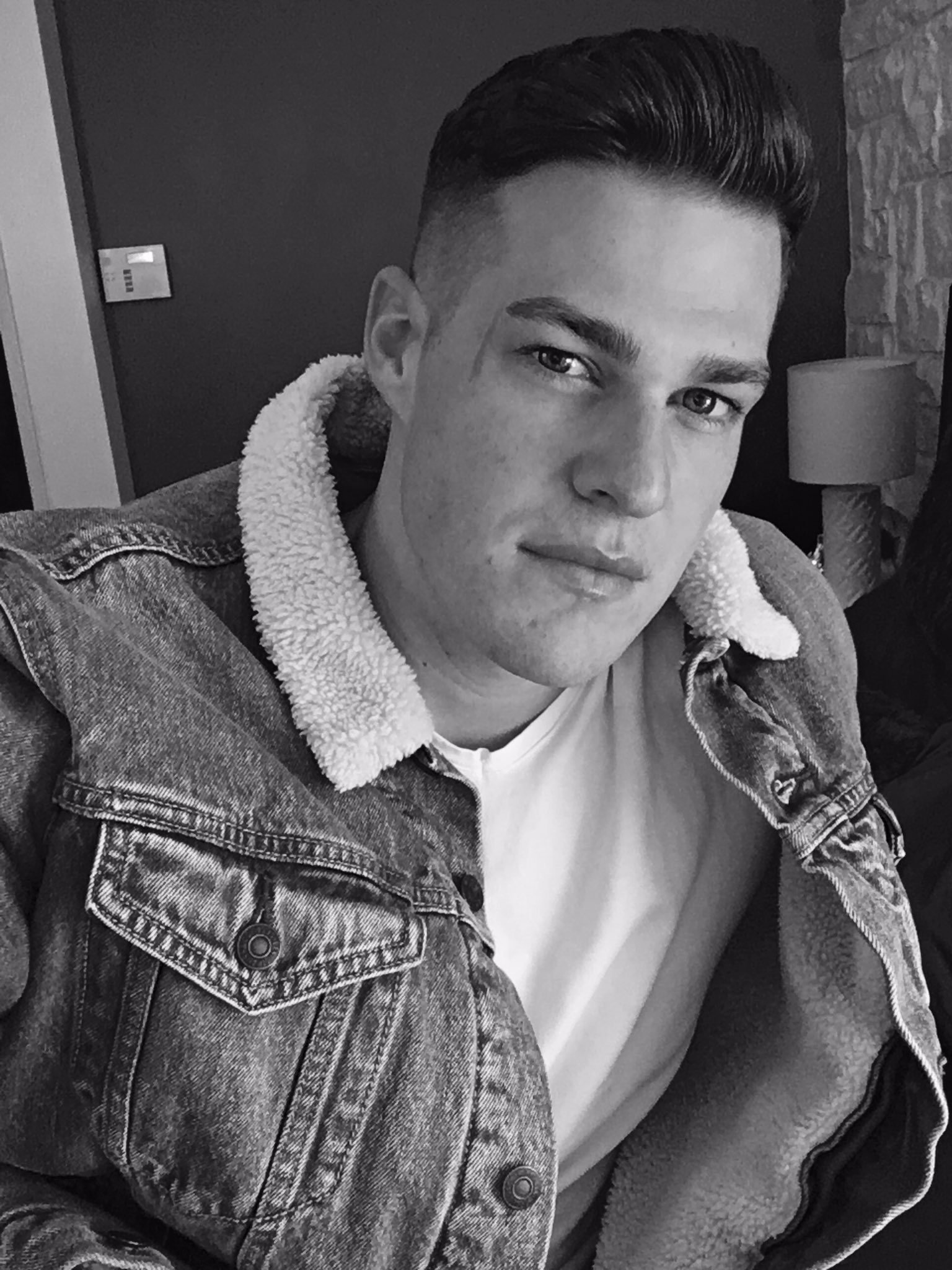 Greg Finley on Twitter "Took a selfie after I shaved and I feel like I