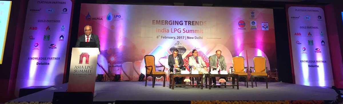 bpclpiyala's tweet photo. #WLPGA 2017 #AsiaLPGSummit - Shri Suresh Nair, GM Sales BPCL delivering an address on 'PAHAL, PMUY &amp; GIVEITUP' at Taj Palace, New Delhi. https://t.co/uiiqCeqEYL