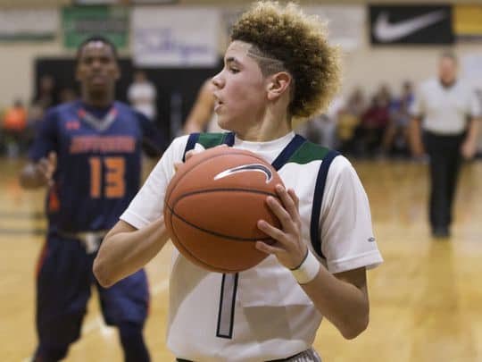 RTNBA's tweet photo. Lonzo Ball's little brother LaMelo Ball dropped 92 points at his high school game https://t.co/zdc8hrkPwE