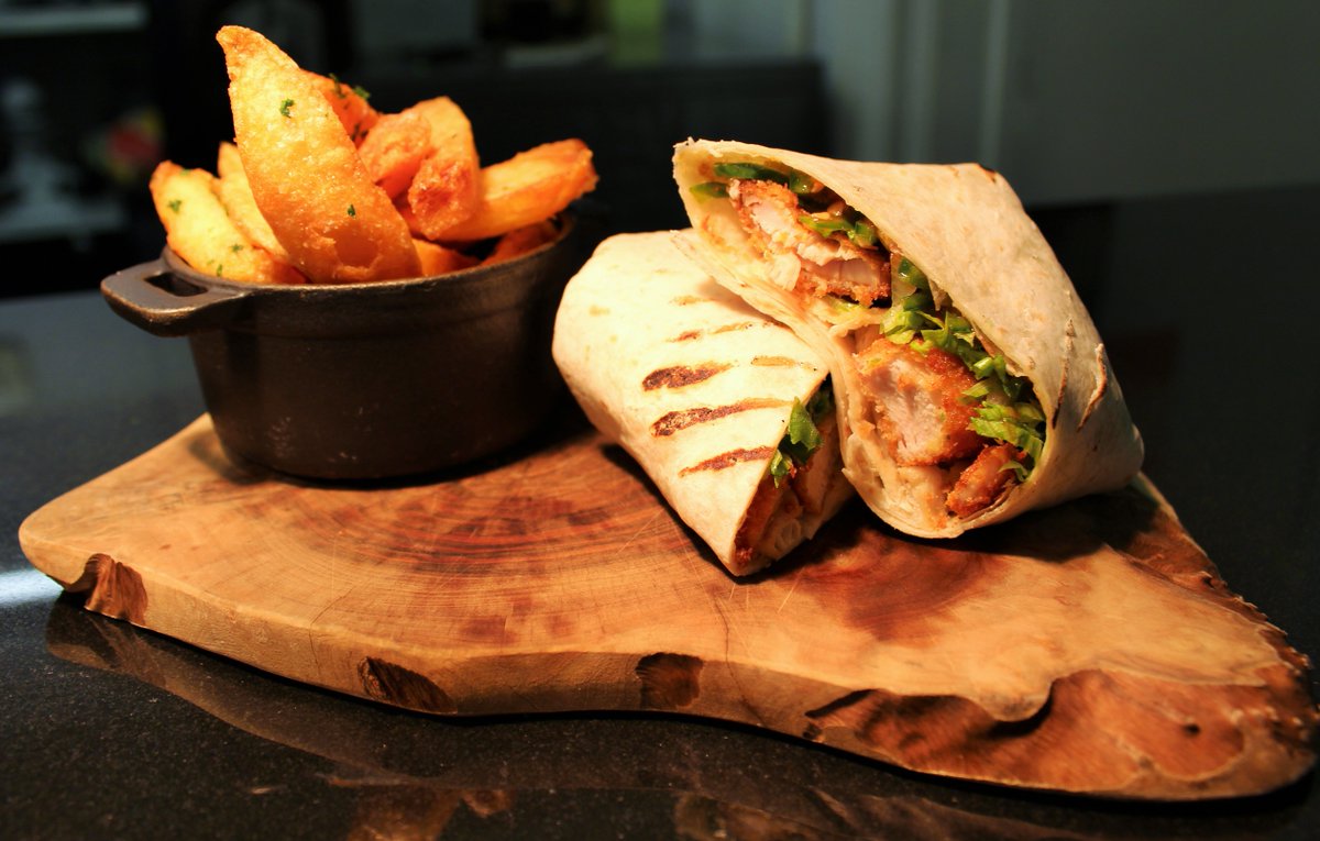 #newdish Southern Fried Chicken, Habanero Chilli Jam, Spring Onion &amp; Coriander Wrap with Triple Cooked Chips #pubfood #sfc #lunch #food