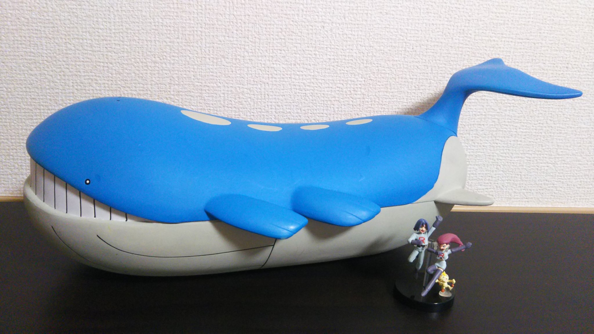 Mk ミラクルk Sur Twitter これがないと始まらないだろうということでついに買っちゃいました 立体ポケモン図鑑1 40ホエルオー 同スケールのロケット団と比べるとこいつのデカさが一目瞭然 さすがクジラモチーフのポケモン T Co Kdtbd7twkv Twitter