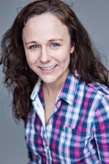 curtainupshow's tweet photo. Friday 4pm GMT @ResonanceFM @Tim_McArthur @nathanmatthews chat to @emmalmanton @AnnaWheatley3 @TheRSC #LovesLabours #MuchAdo @TRH_London! https://t.co/zwqQRckDtv