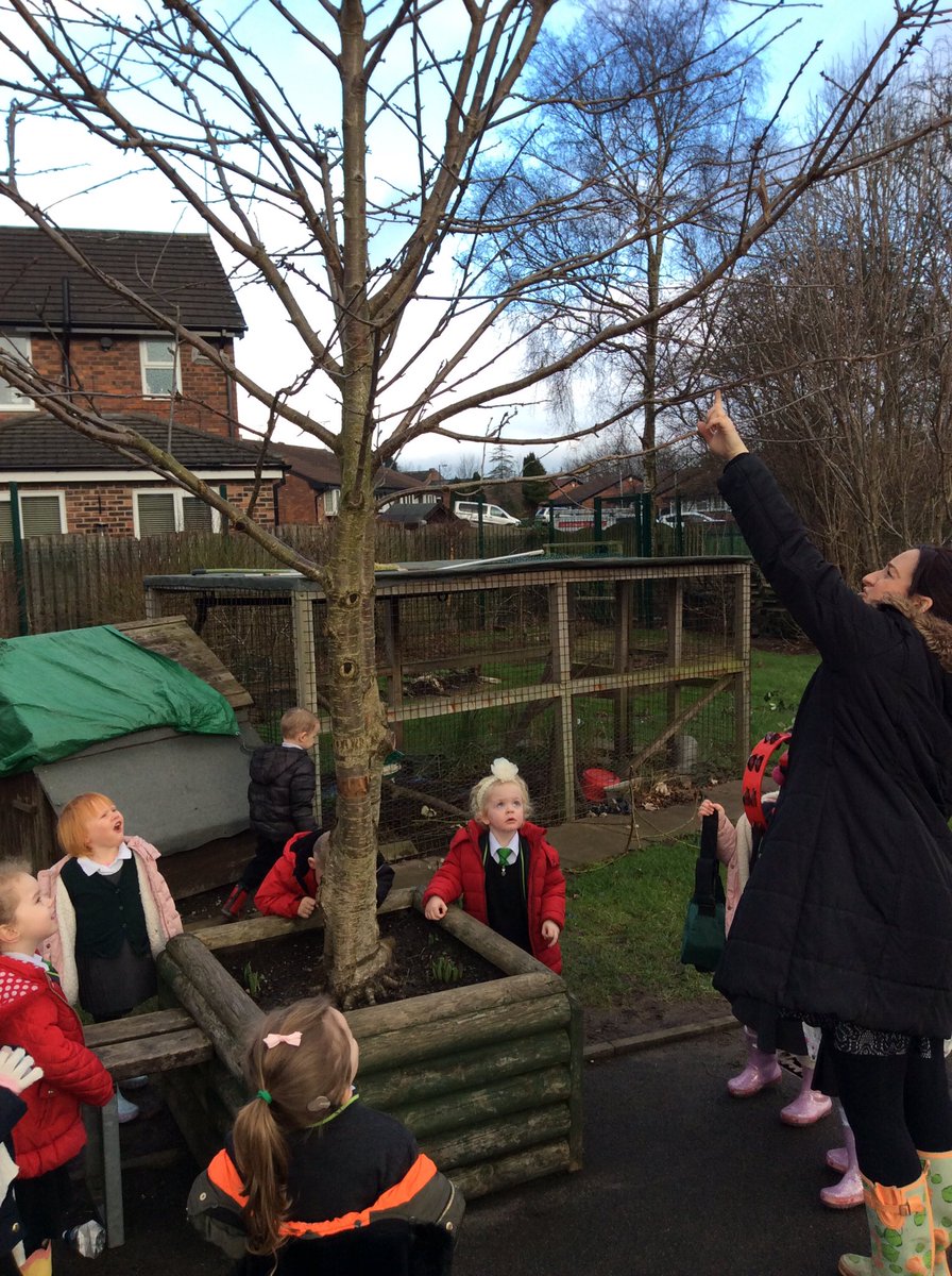 Fs1Linden's tweet photo. FS1 on the hunt for signs of spring #SuperHumanvision #lindenlovesoutsidelearning https://t.co/wiqTM3zj8j