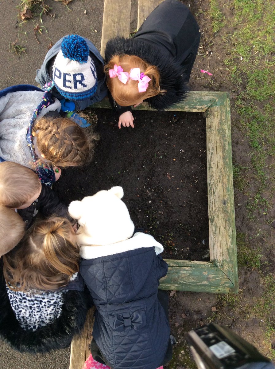 Fs1Linden's tweet photo. FS1 on the hunt for signs of spring #SuperHumanvision #lindenlovesoutsidelearning https://t.co/wiqTM3zj8j