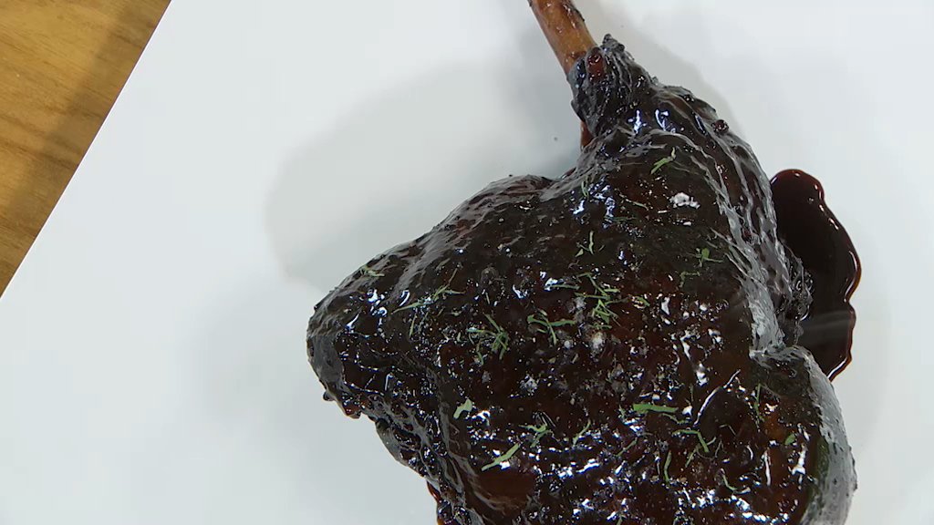 Esta pierna de corzo es tan deliciosa, tan especial, tan sabrosa, tan potente, con tanta personalidad que es realmente única en su especie😌