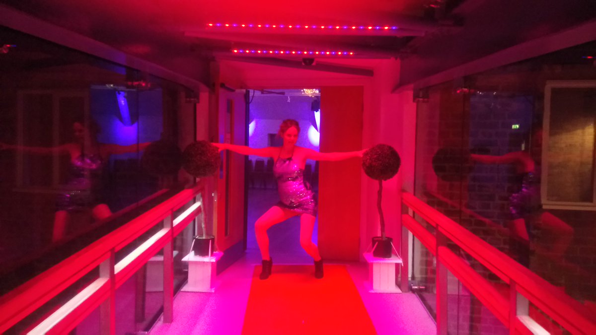 Glamour flashbacks <a href="/thecustomshouse/">The Customs House</a> #SavvyB #aspirational #wine #performanceart