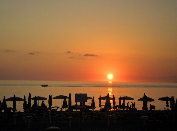 campingvillage's tweet photo. #SPIAGGIACAMPINGITERNATIONALPRAIAAMARE https://t.co/6cTaYNx0yF