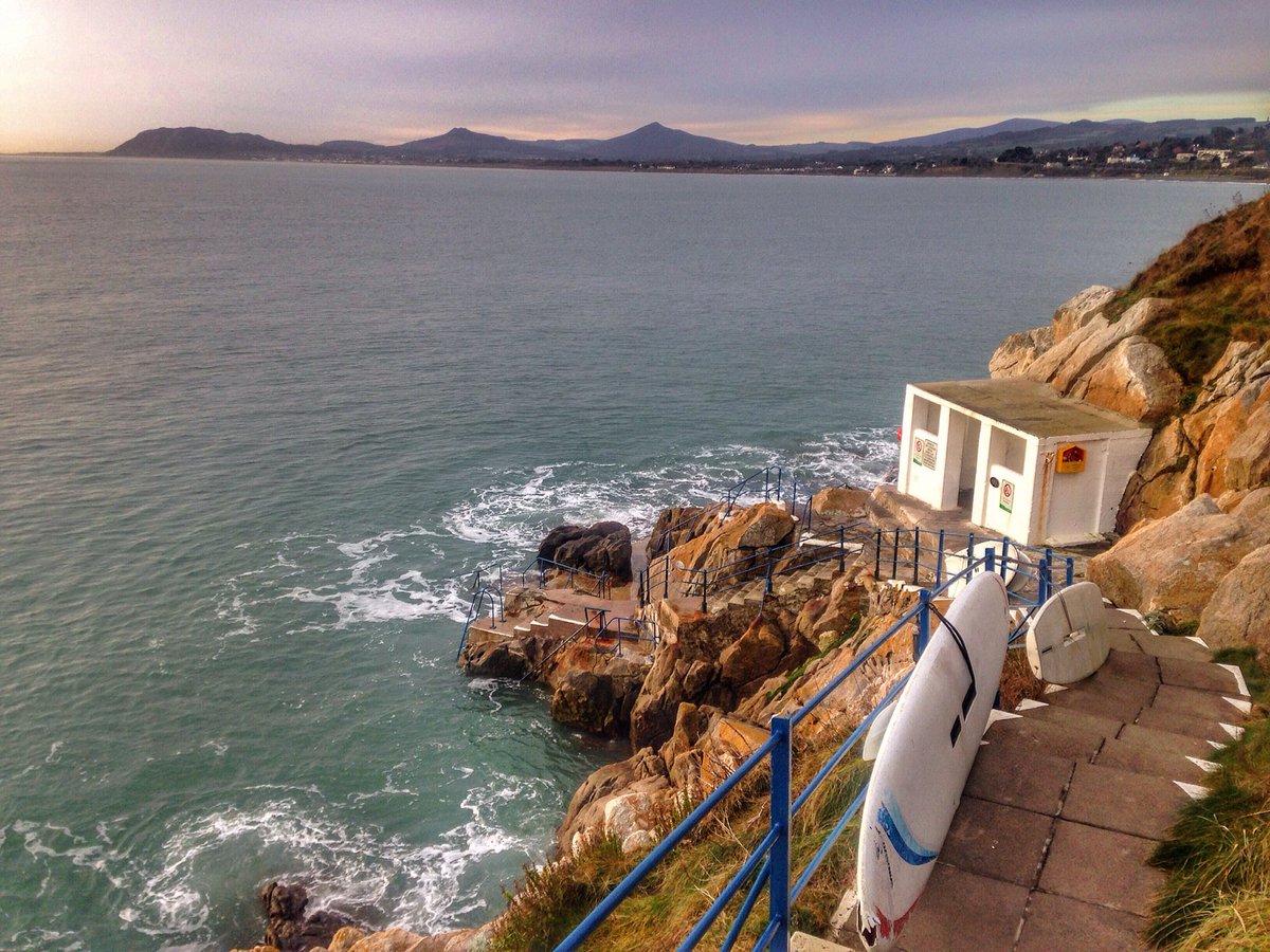 PhotosByJohnK's tweet photo. Hawk Cliff, Killiney this morning 👌🏼 (4x) pics @LovinDublin @PhotosOfDublin @AllAboutDublin @SelectStores @VisitDublin https://t.co/KQlMWPMK25