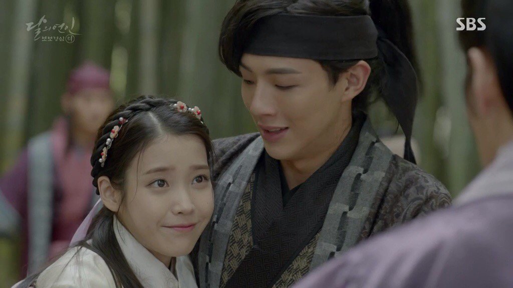 koreandreamy's tweet photo. Back to the time when our Hae Soo bravely saved Wang Jung🙌🏼 he could've lost his arm!😱 #ScarletHeartRyeo #MoonLovers https://t.co/yndsY3U563