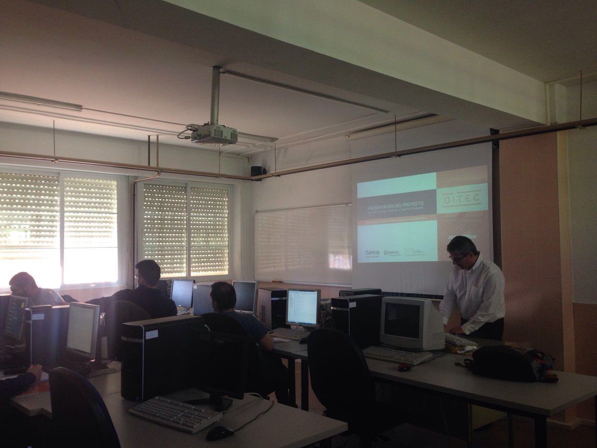 FundacionINCYDE's tweet photo. Continuamos con la presentación de DITEC, ahora en el I.E.S Aldebarán (Fuensalida) con @ajimenezromero @Bankia @opinno #DITECFPDual https://t.co/DGT1GPrWZz