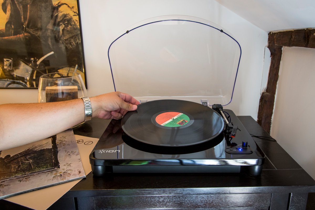 FnacQatar's tweet photo. Nothing sounds better than #Vinyl! Enjoy your favorite musical masterpieces with the #AirLP from @IONaudio! Available now at FNAC!#FnacQatar https://t.co/lYw1XV8GsS