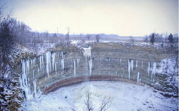 A frozen Devils Punch Bowl #PureOntario #HamiltonWaterfalls #Waterfalls #OntarioWaterfalls #CityofWaterfalls #devilspunchbowl