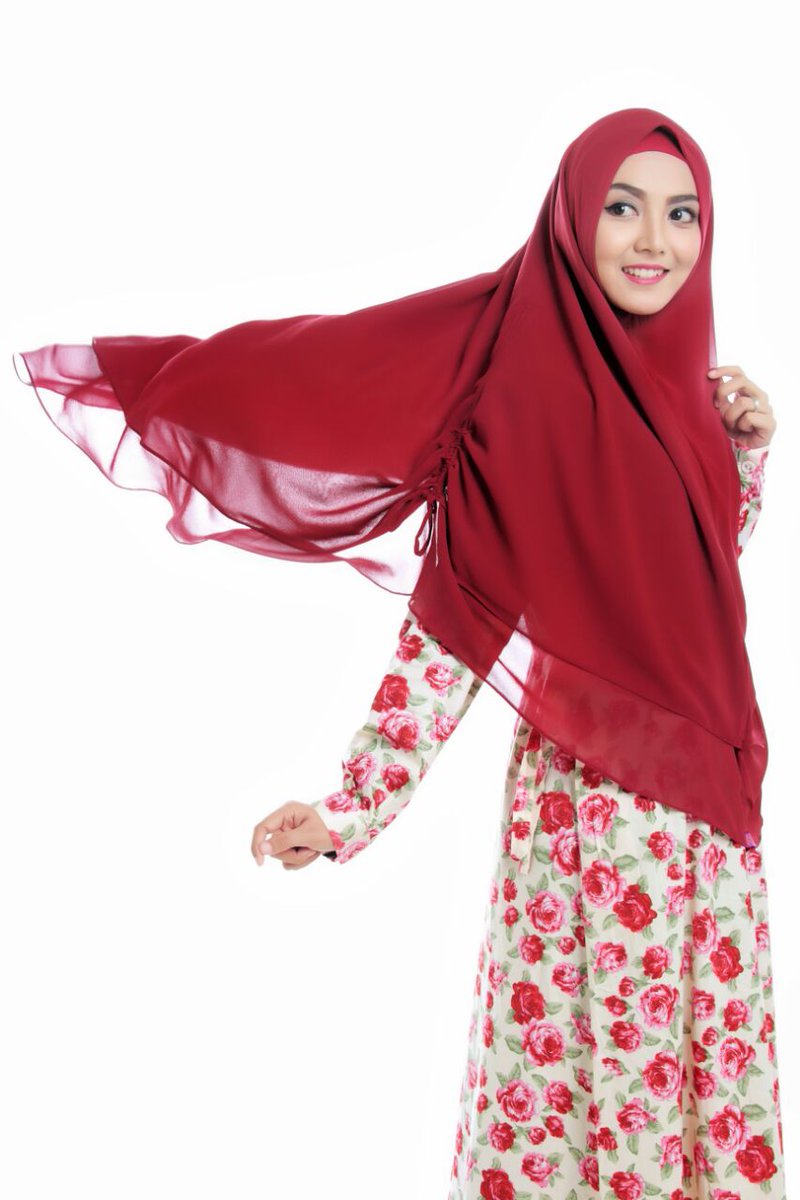 AnnaAw77's tweet image. Cantiknya koleksi hijab dr nibrasss... ♥♡