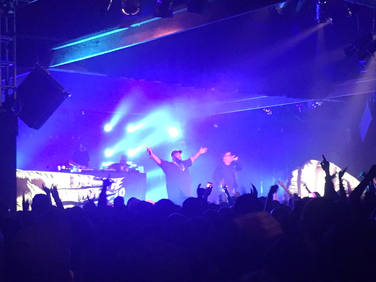CarChris85's tweet photo. That was awesome @runjewels @guywelch2000 @stlrichierich #NotaBadTuesday https://t.co/e1rBxbvtig