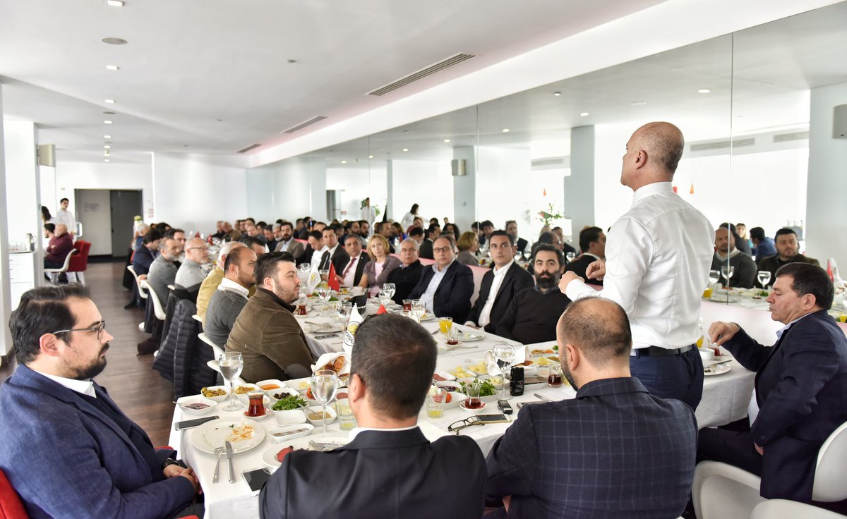 AntalyaOSB's tweet photo. @_YORSIAD_ 'ın konuğu olan   Antalya OSB Bşk @aalibaharr , sanayi ve ekonomi alanındaki görüşlerini işadamları ile paylaştı. @SemihBeken https://t.co/dCCzgbZMuL