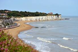 jsoxted's tweet photo. Looking for sandy beaches, stunning sunsets & #propertypotential look no further than #thanet the new #kentriviera! https://t.co/vfROCAAQvE https://t.co/cbMs32BzOC
