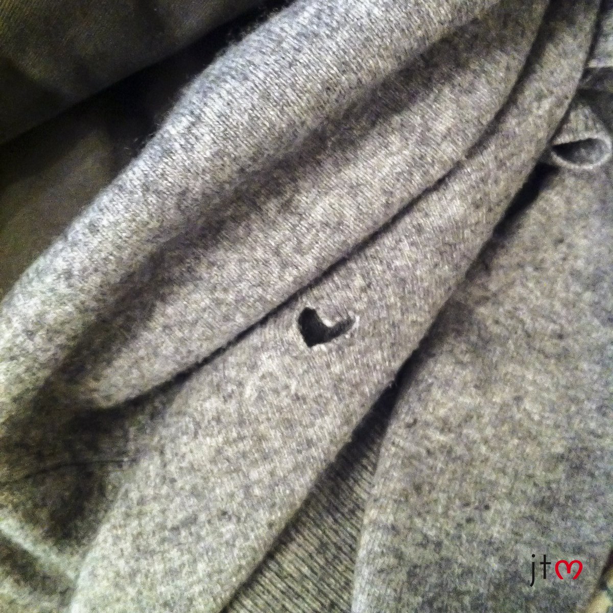 {La plus belle histoire d'amour - Jour 8} : "Déshabille moi"
#saintvalentin #chasseursdecoeurs #coeur bit.ly/2k3K3LA