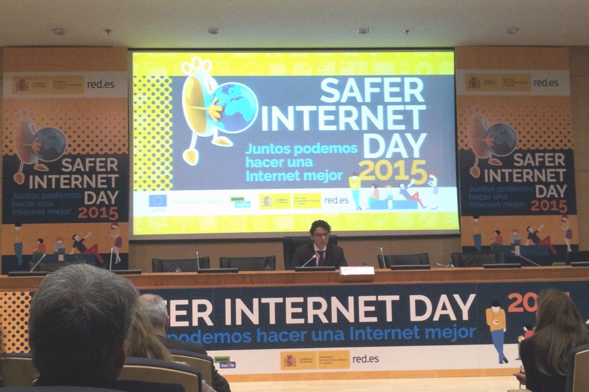 mamatambiensabe's tweet photo. Una Internet mejor y más segura - Resumen del #SID2015 https://t.co/RXMxprbCxj https://t.co/YsLXYJscwX