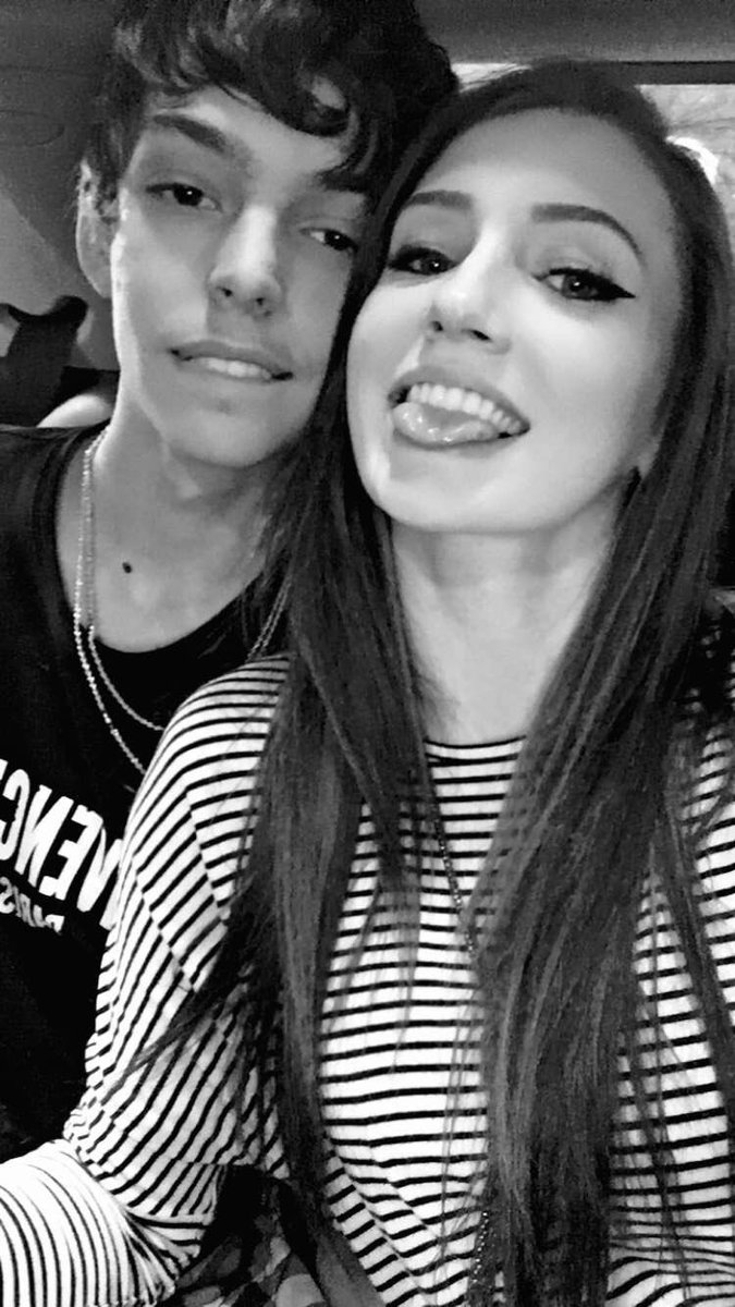 864_EP's tweet image. You make me happy when skies are gray 💜