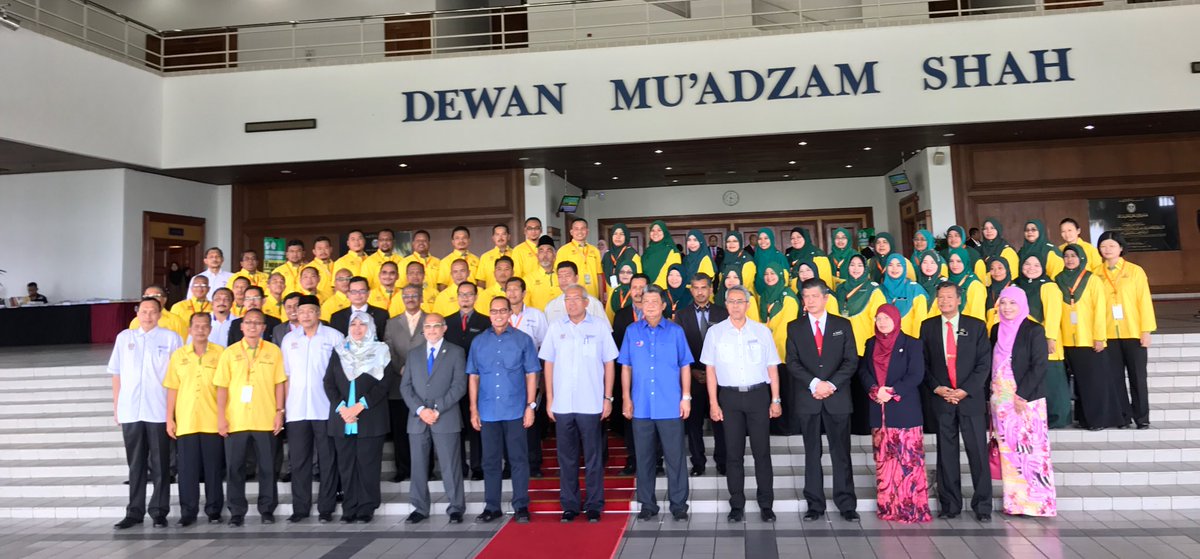 PMPComm's tweet photo. DS @MahdzirKhalid tiba di Perasmian Penutup International Convention On Theory & Applied Counselling #ICTAC 2017 di Dwn Mas, #UUM https://t.co/SaLcoJP2vt