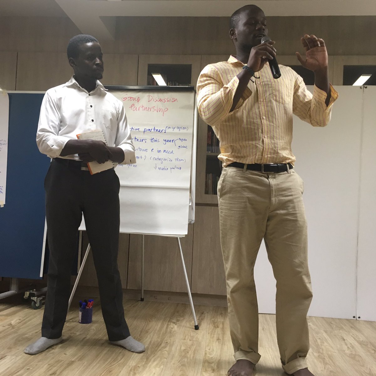 4brighterworld's tweet photo. RT PeaceRevolution: Group discussion on partnerships by team #Africa #Intercrew https://t.co/AuTPLinn3m