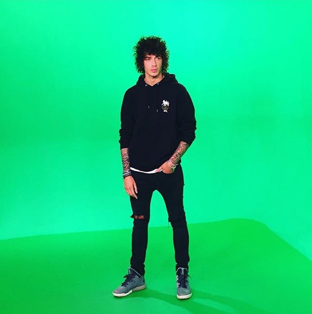 JPerrettaPicts's tweet photo. Green 💚 https://t.co/My17fLhXk9
