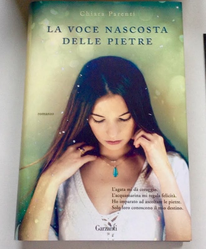 mammoletta69's tweet photo. Segui le pietre,solo loro regalano la felicità.L'agata infonde coraggio, l'acquamarina dona gioia e la giada diffonde saggezza🌹
#LibriPerTe https://t.co/tl1yu9ZGcf