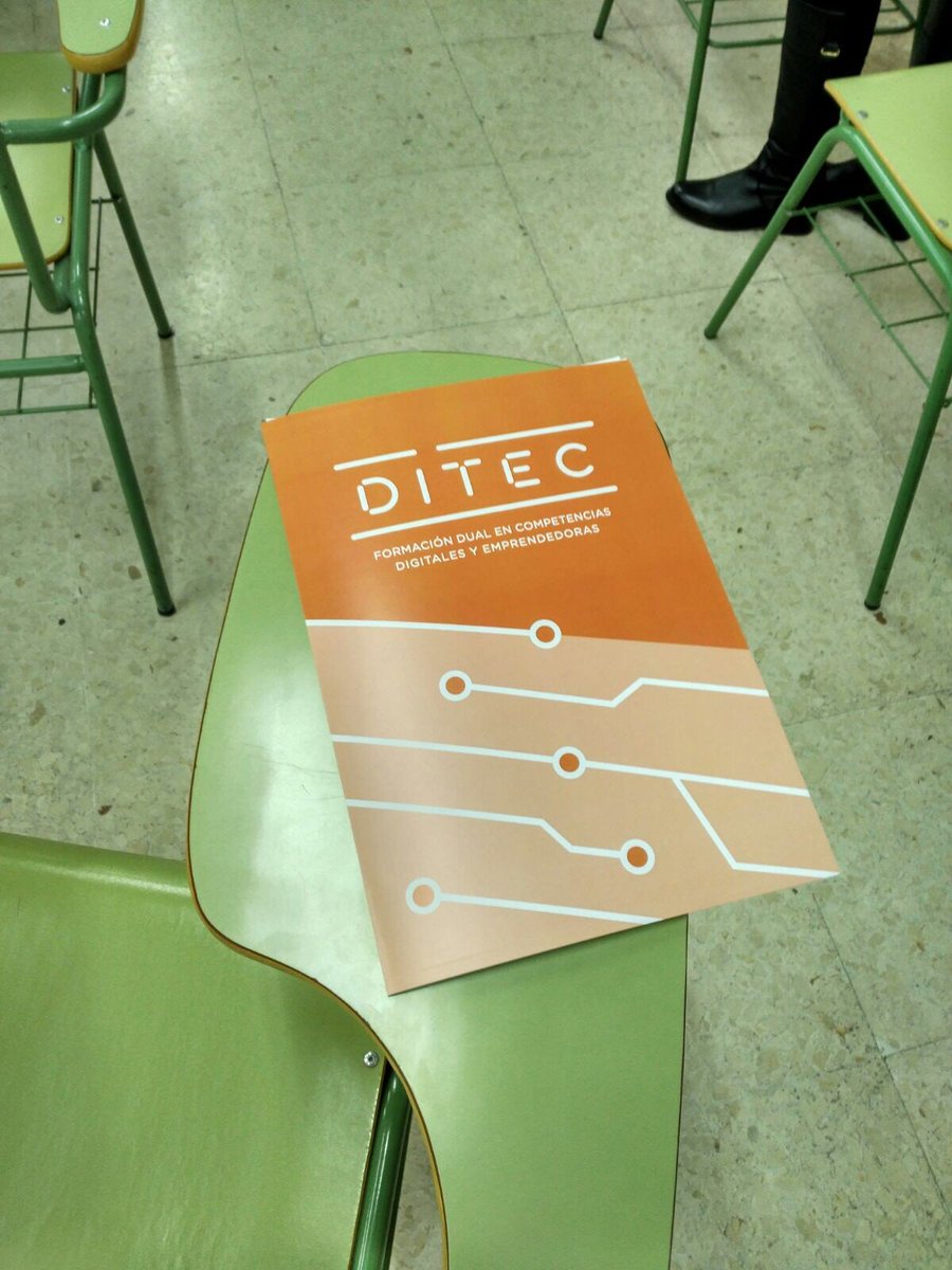 FundacionINCYDE's tweet photo. Hoy en el IES Ribera del Tajo (Talavera) informando sobre los beneficios de DITEC @Bankia @opinno #DITECFPDual https://t.co/RhHmCiVfBn https://t.co/ex51Ybh4lT