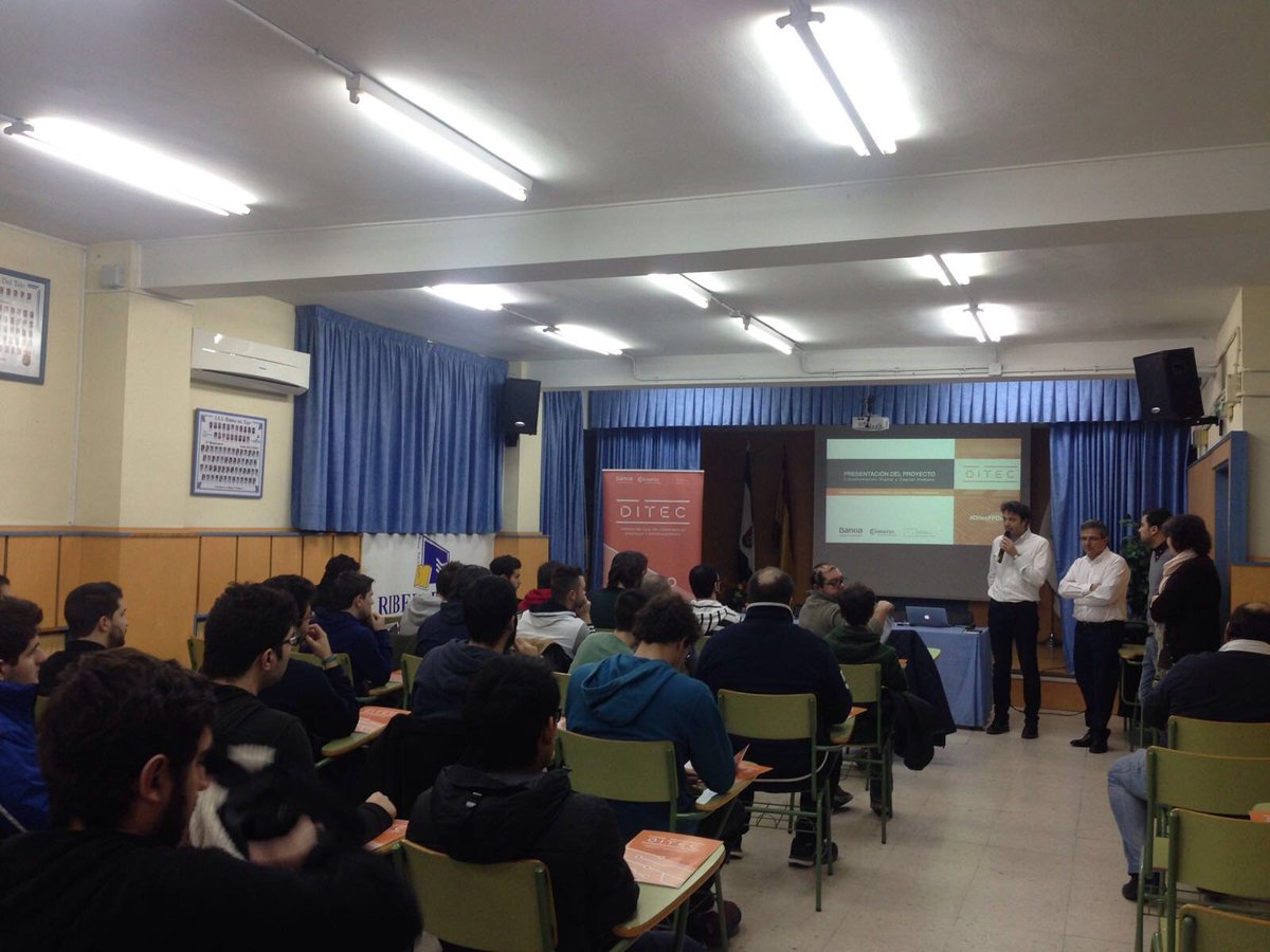 FundacionINCYDE's tweet photo. Hoy en el IES Ribera del Tajo (Talavera) informando sobre los beneficios de DITEC @Bankia @opinno #DITECFPDual https://t.co/RhHmCiVfBn https://t.co/ex51Ybh4lT