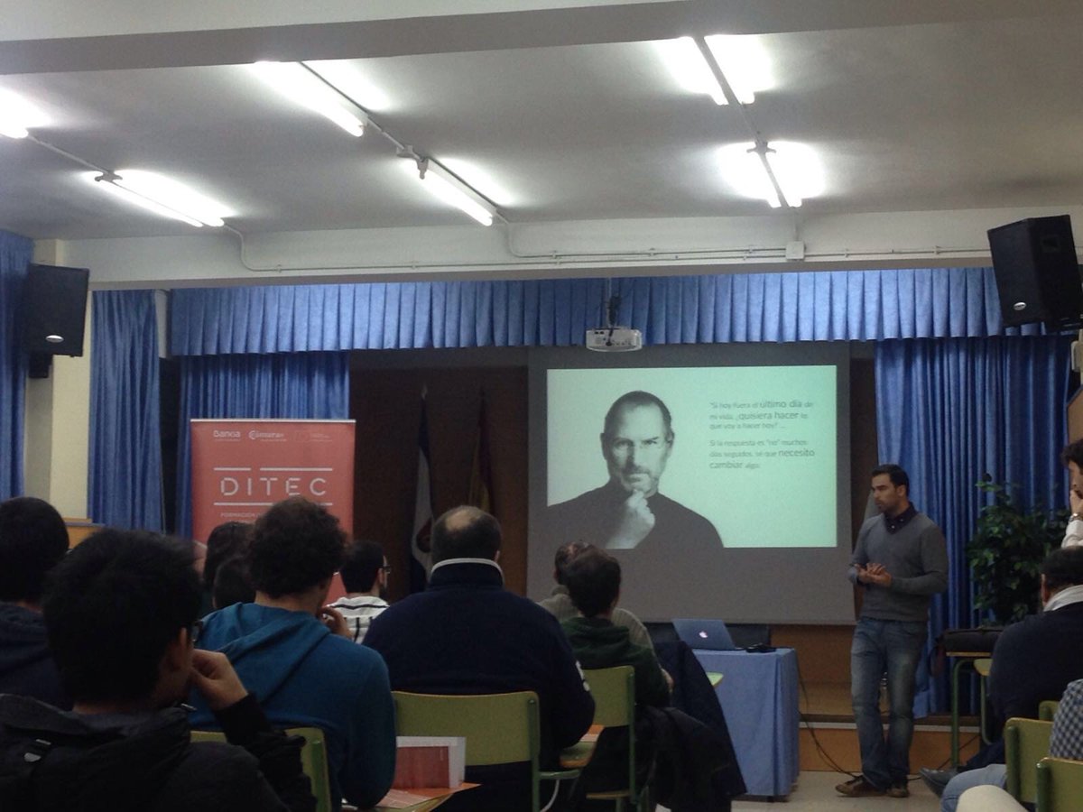 FundacionINCYDE's tweet photo. Hoy en el IES Ribera del Tajo (Talavera) informando sobre los beneficios de DITEC @Bankia @opinno #DITECFPDual https://t.co/RhHmCiVfBn https://t.co/ex51Ybh4lT
