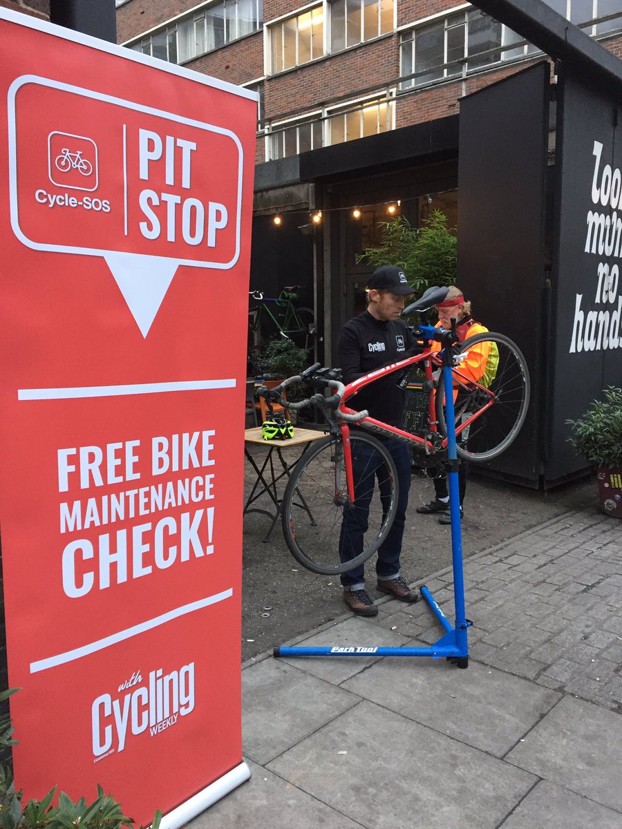 Cycle_SOS's tweet photo. Our mechanics are set up at @1ookmumnohands ready to look at your bikes! Come down and get a free check-up this morning 🚴🏻 https://t.co/S7uQEjWaxQ