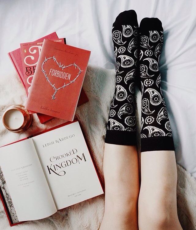 Words of love! ❤️️📷Patricia of The Night Court #HappinessEverywhere #HappySocks_uk