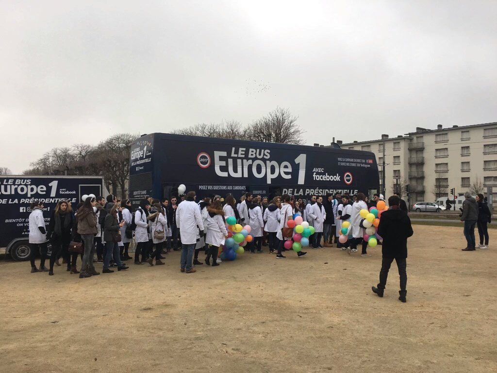 HermantBenjamin's tweet photo. Etudiants #dentaire de Nancy mon petit doigt me dit que vous ne mobiliserez pas plus qu'à Reims ! @Europe1 #DENTger https://t.co/9xKAtOa617