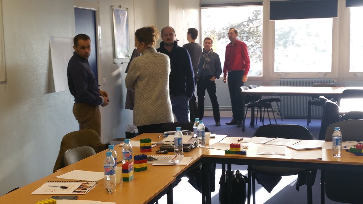 NellyDurieux's tweet photo. Comment reconnaître la personne qui vous fait face ? #formation managers #ensize @Lyrecorecrute @didier_imboden #cqp https://t.co/iKcHZFc9Zj