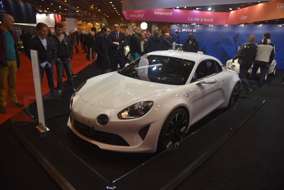 Essaisduclub's tweet photo. Le stand @alpine_cars est sans doute celui qui attire le plus les regards ! #Alpine #Retromobile #AlpineVision via https://t.co/c8JHLeWOAZ https://t.co/oQfUvtcS8y