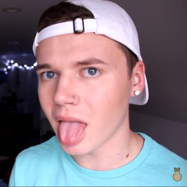 DerekMemes's tweet photo. When you eat something you don't like 😷 @DerekKildall ❤ https://t.co/AXvoFir77y