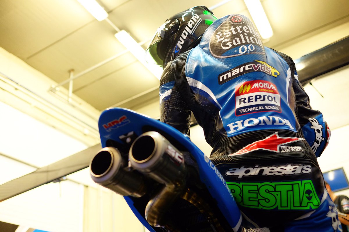 EG00's tweet photo. Ya estamos en el @CircuitValencia con nuestros pilotos de #Moto3 para disputar el 1er día de test del 2017 👏🏼😁¿Nos acompañáis? #TeamEG00 https://t.co/2OmHRK9YsE