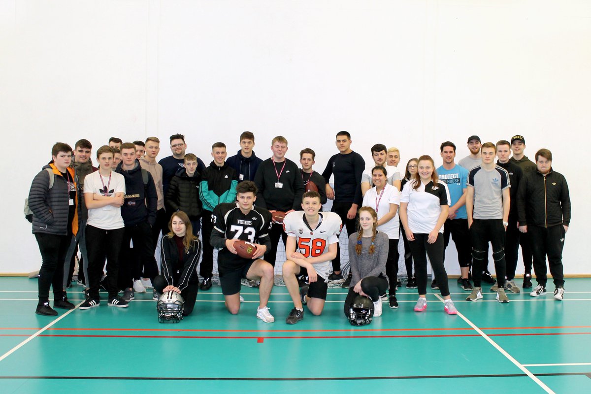 BlackpoolSixth's tweet image. Thank you to players from @lancsWolverines for bringing American Football to Blackpool Sixth yesterday! @B6Active #Sport #Fitness