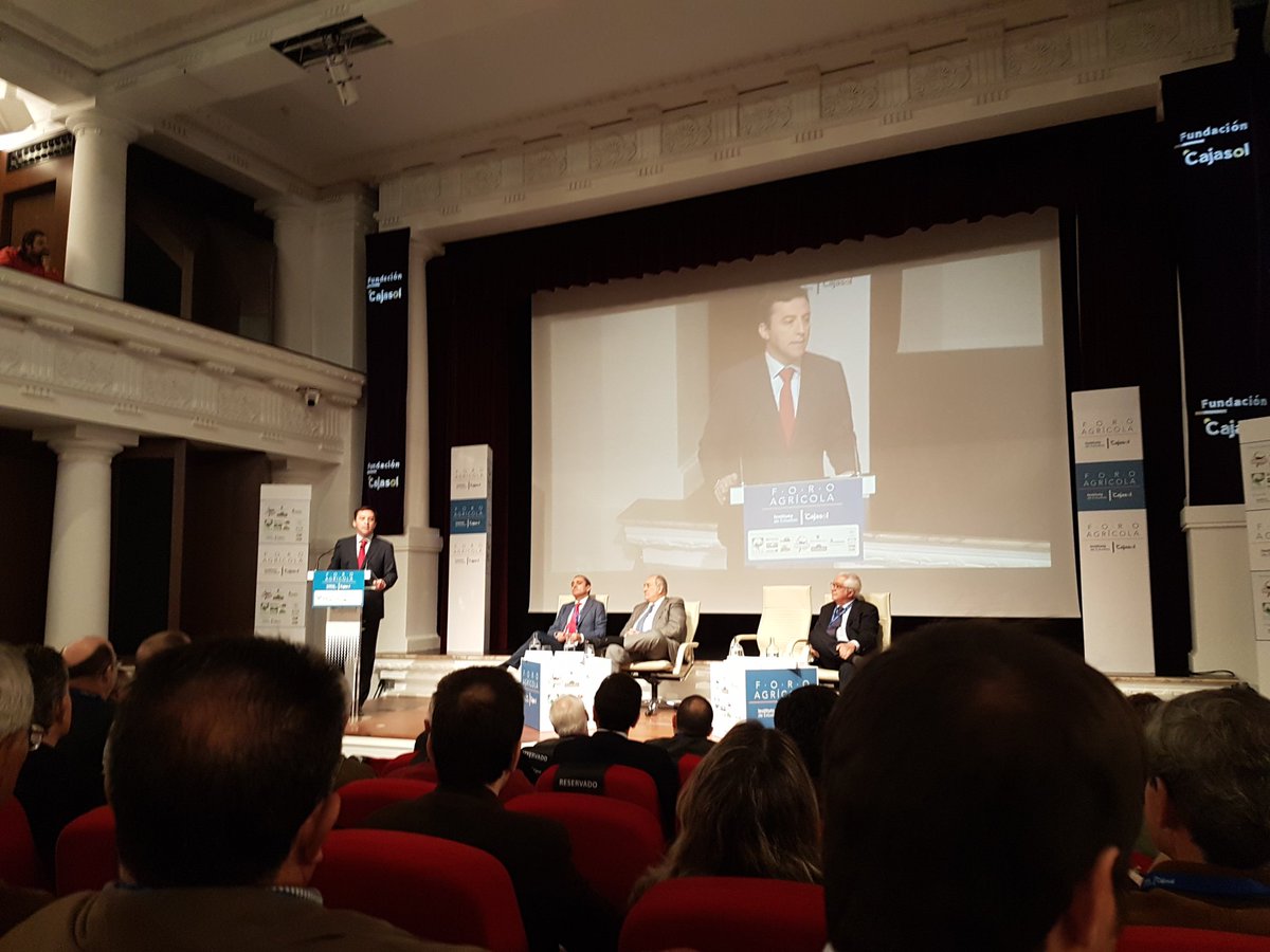 ManoloCordero1's tweet photo. #forocajasol FORO sector algodonero, una apuesta por la  sostenibilidad . https://t.co/4KlfMNOLi8