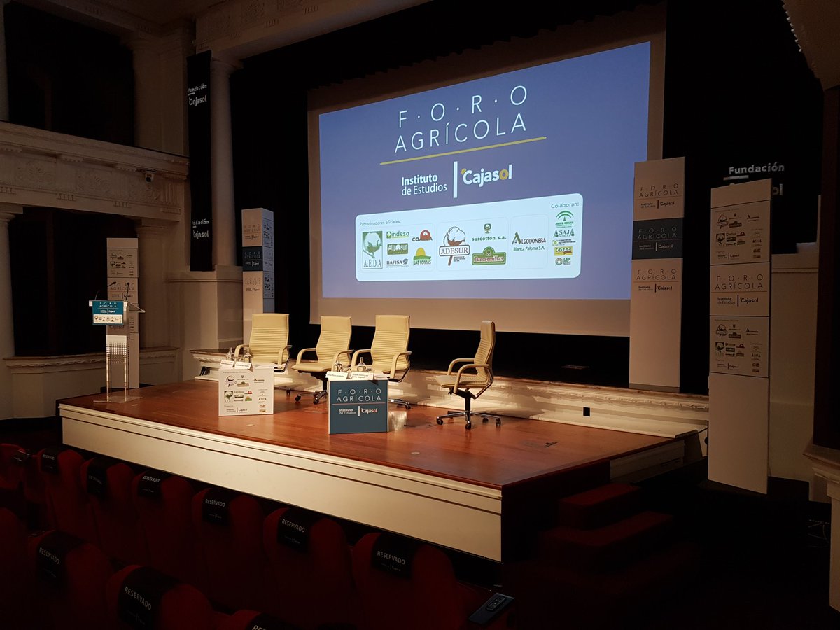 ManoloCordero1's tweet photo. #forocajasol FORO sector algodonero, una apuesta por la  sostenibilidad . https://t.co/4KlfMNOLi8