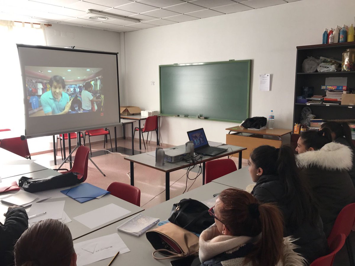 AlcanObraSocial's tweet photo. Jóvenes en OSM realizan un CineForum sobre cuestiones de genero, micromachiscmos y violencia machista. Financiado por IMAS y FSE
#NiUnaMenos https://t.co/lk1a7Mgc3v