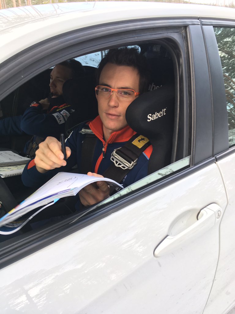 anne_sveatroll's tweet photo. @thierryneuville likes the new #knonstage. "It's fast. Nearly too fast" https://t.co/phWTGdnohg