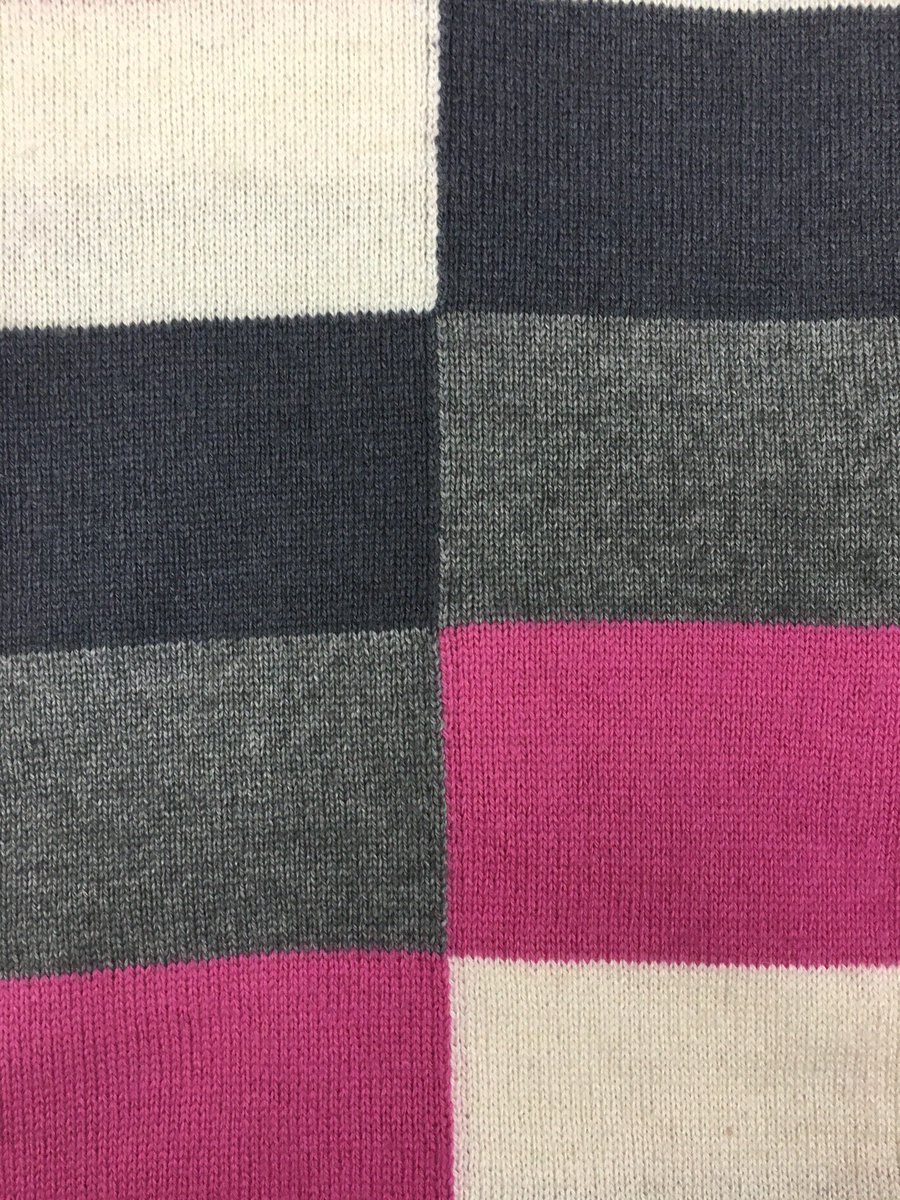 Meilleurelaine's tweet photo. We made scarves with love and care! #cashmere #colorblock #valentinegift #promotioncode #whynotnow https://t.co/W2HqlIIhbM https://t.co/bTkV1vgEem